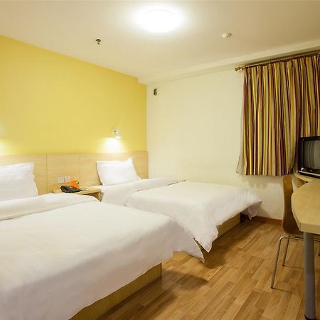 7Days Inn Qingdao Wusi Square Middle Xianggang Road מראה חיצוני תמונה